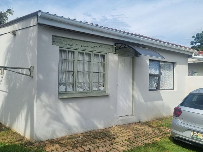 Charming Studio/Bachelor garden cottage in a Peaceful Tranquil Setting - available 1st July 2026 - Photo 1
