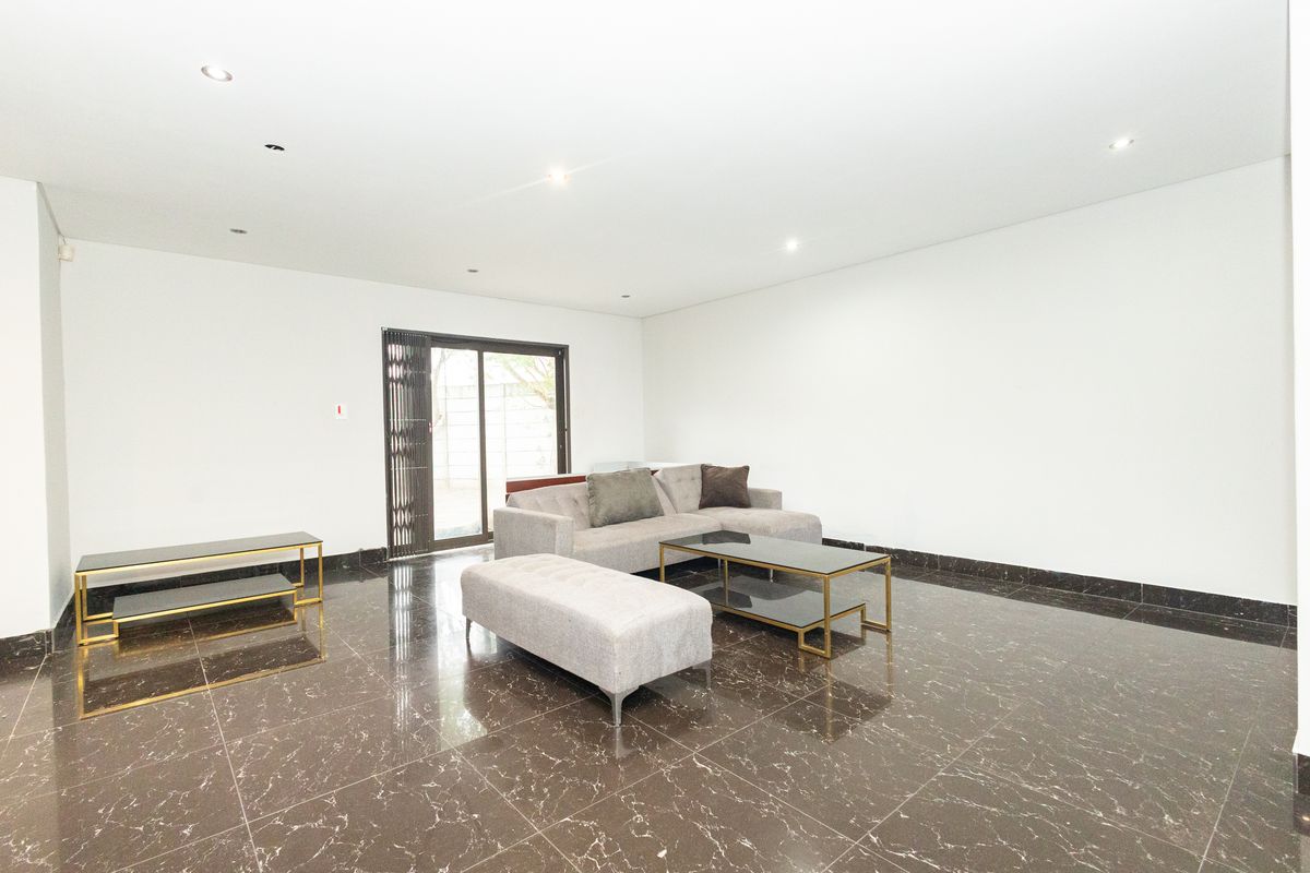Ultra-Spacious 4 Bedroom Family Home with Exceptional Versatility! - Photo 2