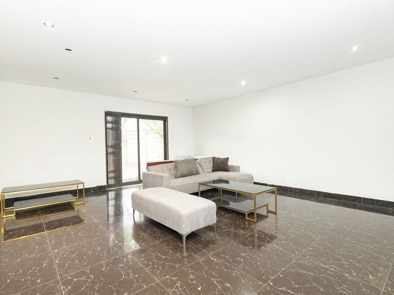 Ultra-Spacious 4 Bedroom Family Home with Exceptional Versatility! - Photo 2