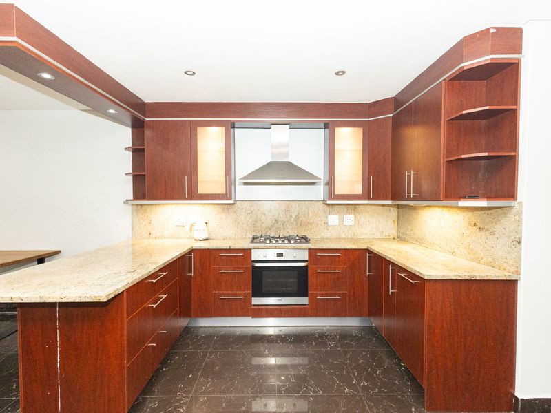 Ultra-Spacious 4 Bedroom Family Home with Exceptional Versatility! - Photo 7