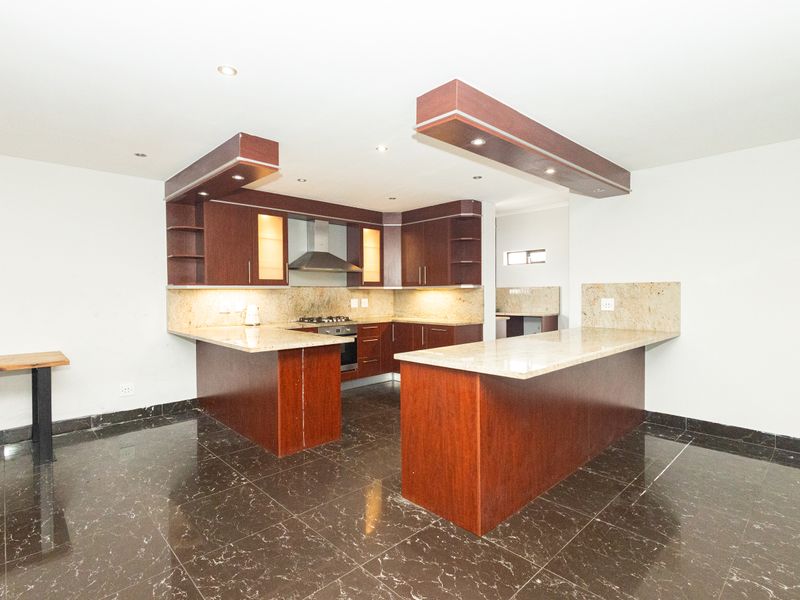 Ultra-Spacious 4 Bedroom Family Home with Exceptional Versatility! - Photo 5