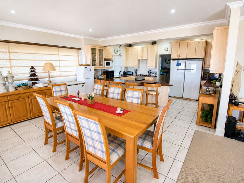 Coastal Comfort & Tranquillity in Santareme – Semi Long-Term Rental with Sea Views - Photo 3