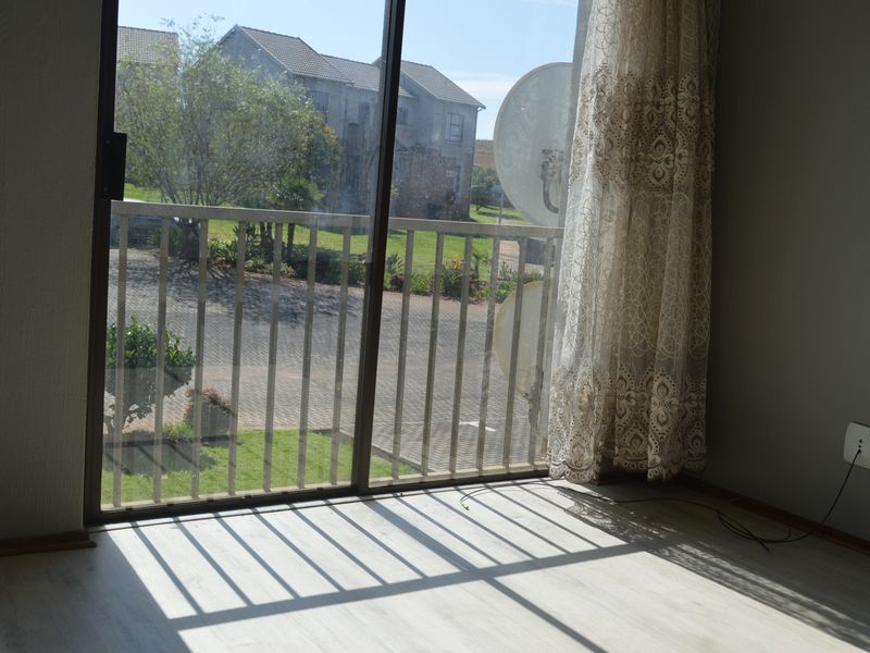 Neat Unit in Popular Complex - Photo 9