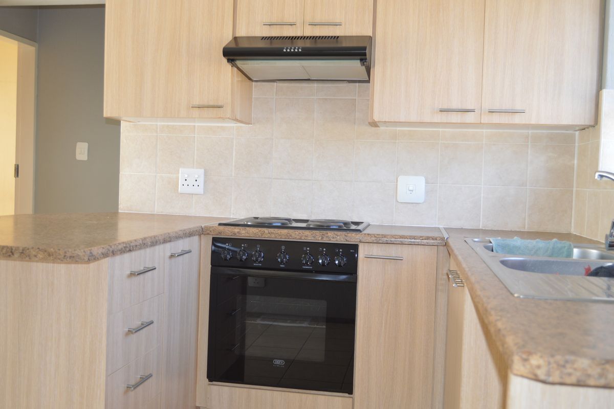Neat Unit in Popular Complex - Photo 5