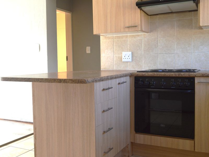 Neat Unit in Popular Complex - Photo 6