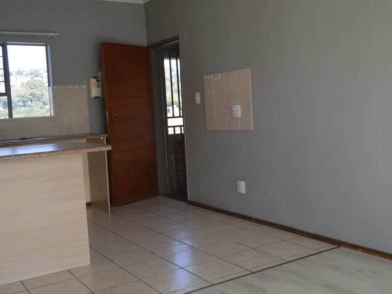 Neat Unit in Popular Complex - Photo 3