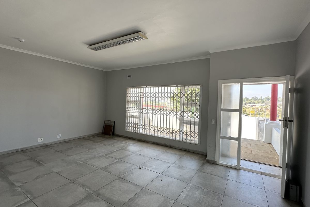 Large Property (Two Separate Spaces) Ideal For Office/Business Space - For Sale - Photo 4