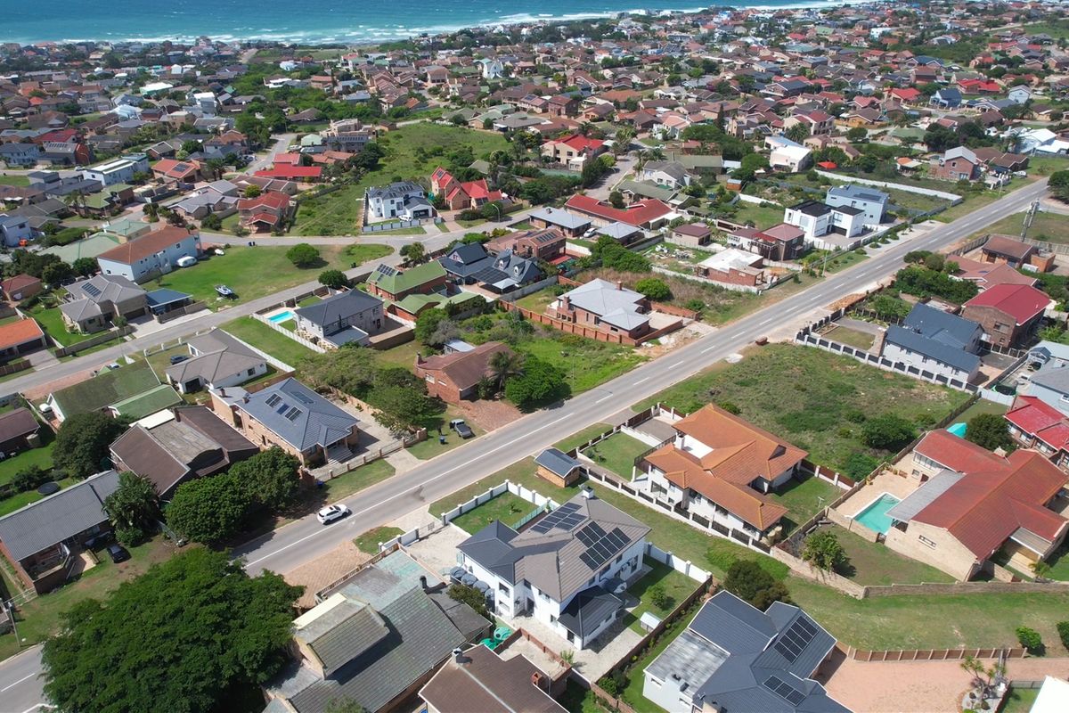Refined Coastal Elegance in a Prime Jeffreys Bay Setting - Photo 5