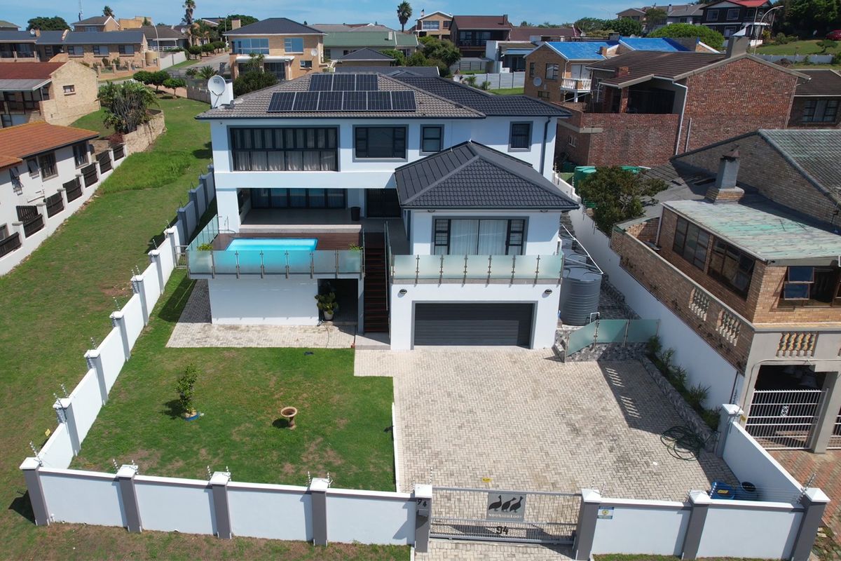 Refined Coastal Elegance in a Prime Jeffreys Bay Setting - Photo 2