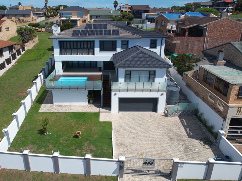 Refined Coastal Elegance in a Prime Jeffreys Bay Setting - Photo 2