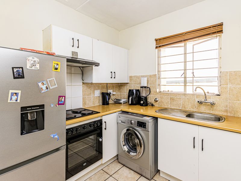Secure Complex Life Style Living - Photo 2