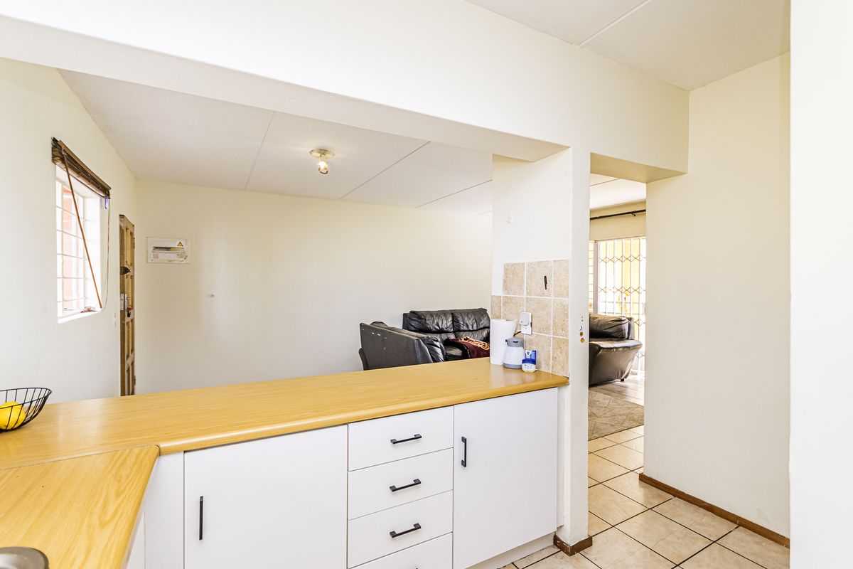 Secure Complex Life Style Living - Photo 3