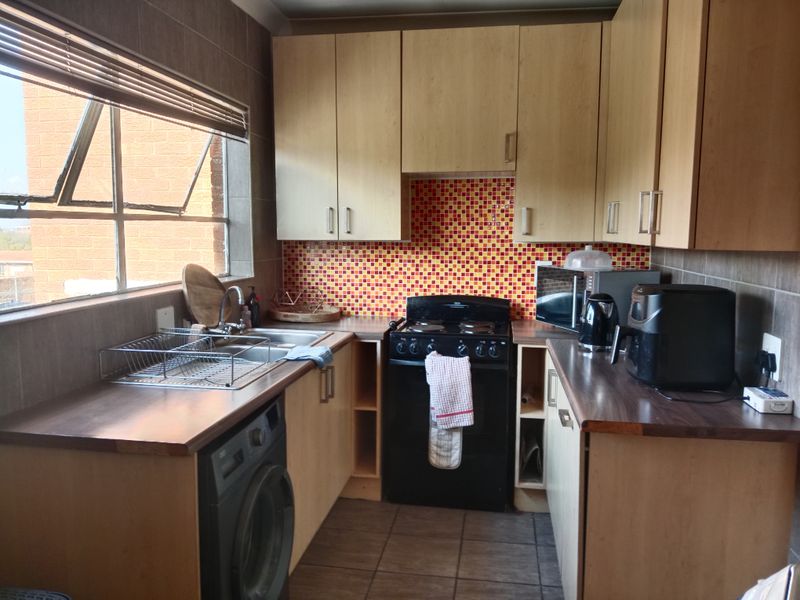 2 Bedroom 1 Bathroom Alberton North - Photo 5