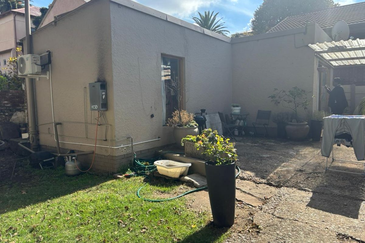 Spacious pet-friendly 3-bedroom home in Alberton North, minutes from Alberton City. - Photo 5