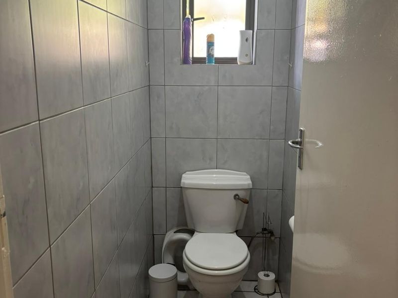 Spacious pet-friendly 3-bedroom home in Alberton North, minutes from Alberton City. - Photo 7