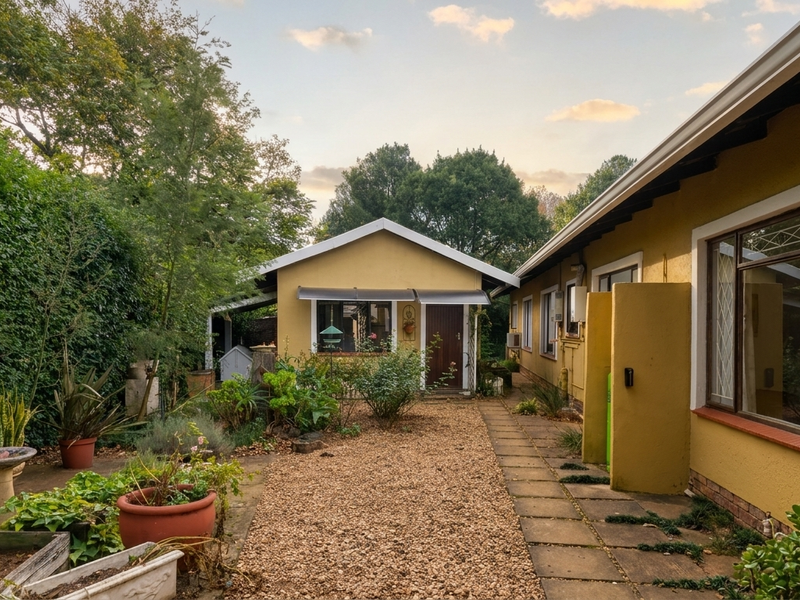 Large Family Home and More - Photo 3