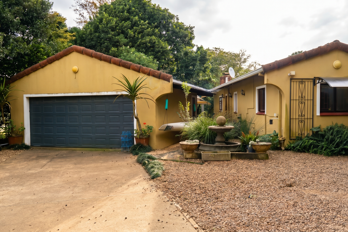 Large Family Home and More - Photo 4