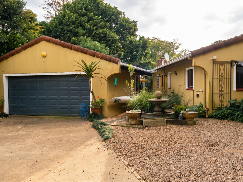 Large Family Home and More - Photo 4