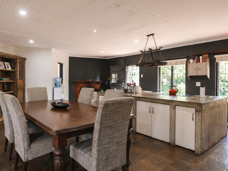 Large Family Home and More - Photo 7