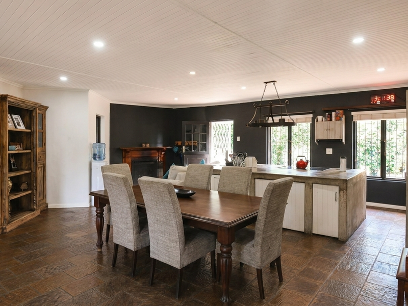 Large Family Home and More - Photo 6