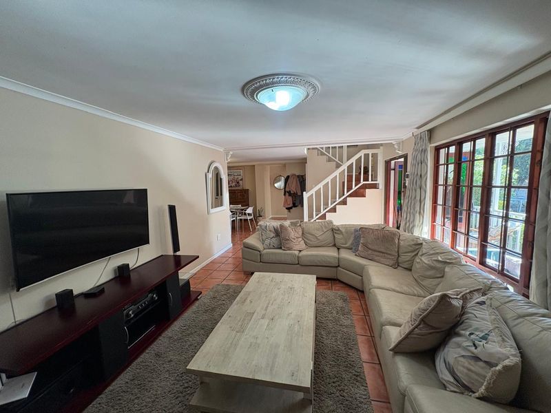 Lovely 4 beds double storey home for sale  in Parklands! - Photo 5