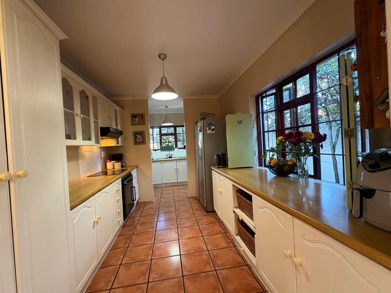 Lovely 4 beds double storey home for sale  in Parklands! - Photo 4