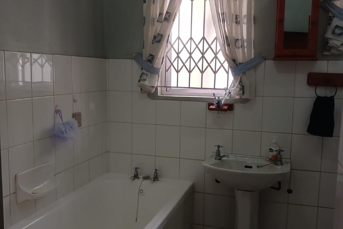 House on Shared Property R12 000 - Photo 5