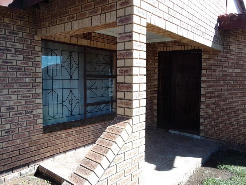 Exclusive Mandate – Great Investment Opportunity in Osizweni. - Photo 5