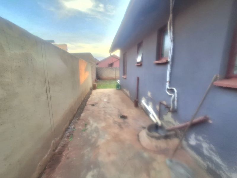 Affordable Home - Photo 10