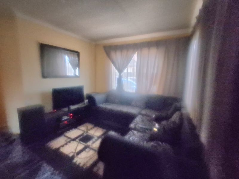 Affordable Home - Photo 4