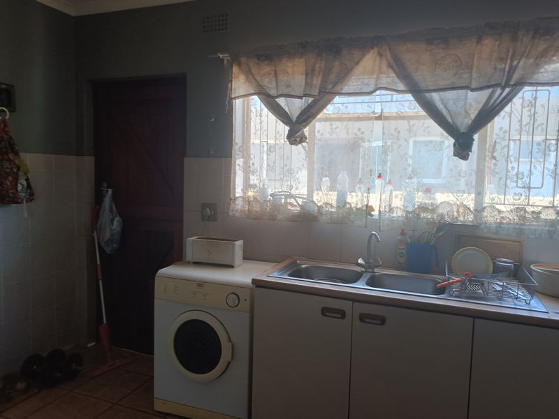 Great Investment Opportunity – Multi-Unit Income Generating Property - Photo 5