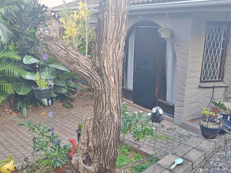 Quaint Garden Cottage to Let - Photo 10