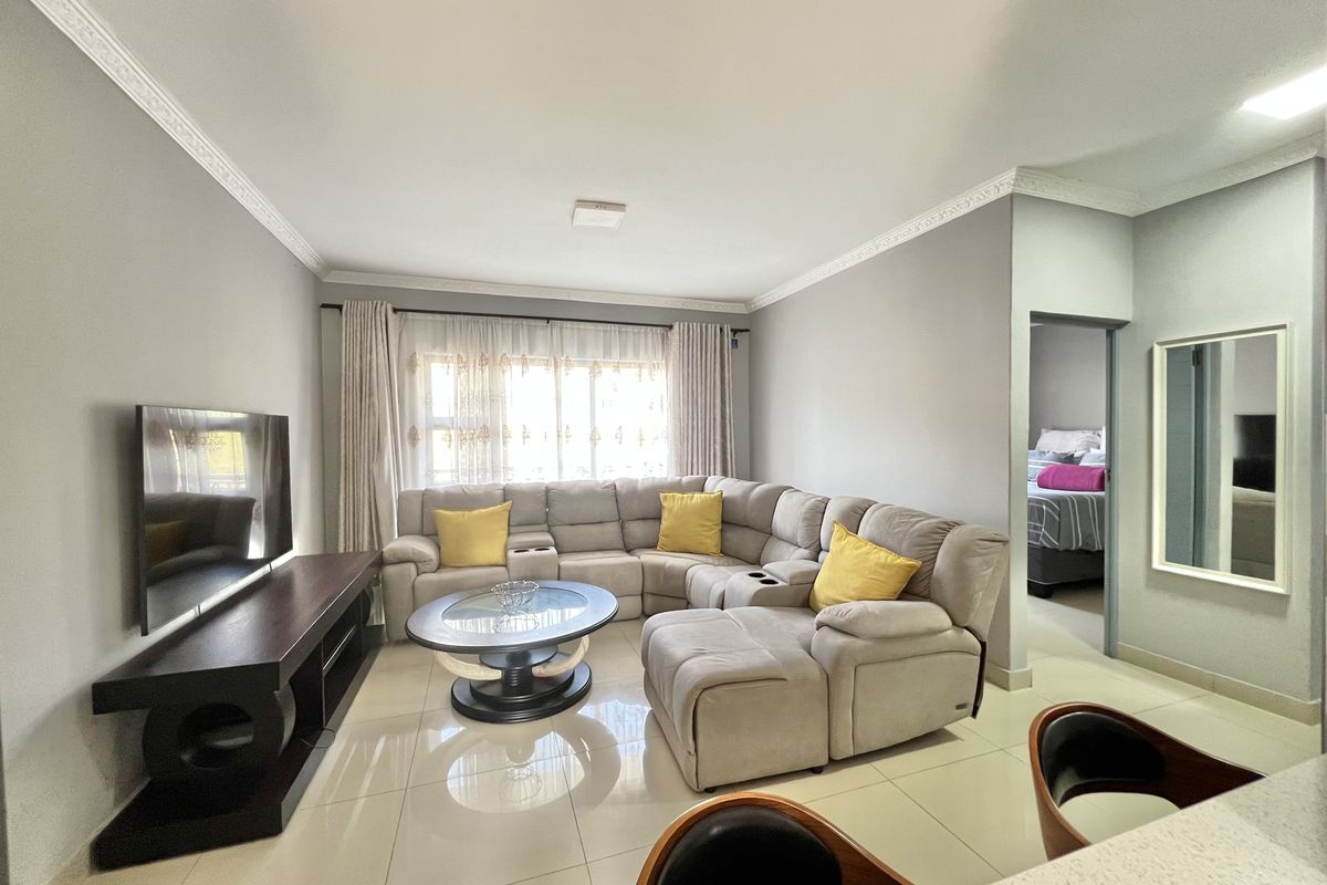 Morningside, 2 Bedroom Flat, 1 Parking for Sale - Photo 5