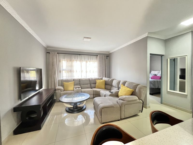 Morningside, 2 Bedroom Flat, 1 Parking for Sale - Photo 5