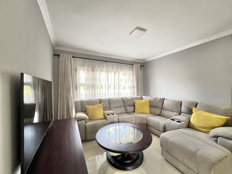 Morningside, 2 Bedroom Flat, 1 Parking for Sale - Photo 7