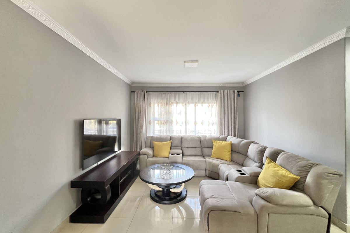 Morningside, 2 Bedroom Flat, 1 Parking for Sale - Photo 4