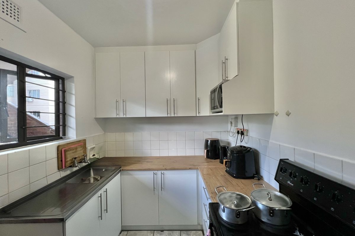 Musgrave Three Bedroom Flat Investment - Photo 5
