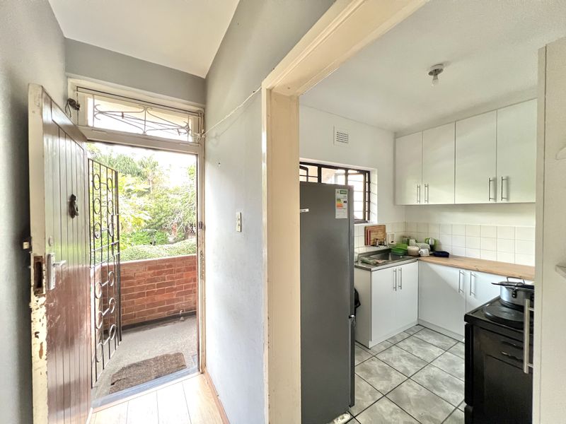 Musgrave Three Bedroom Flat Investment - Photo 4