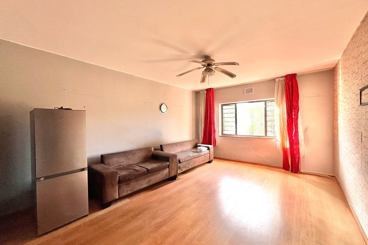 Musgrave Three Bedroom Flat Investment - Photo 2
