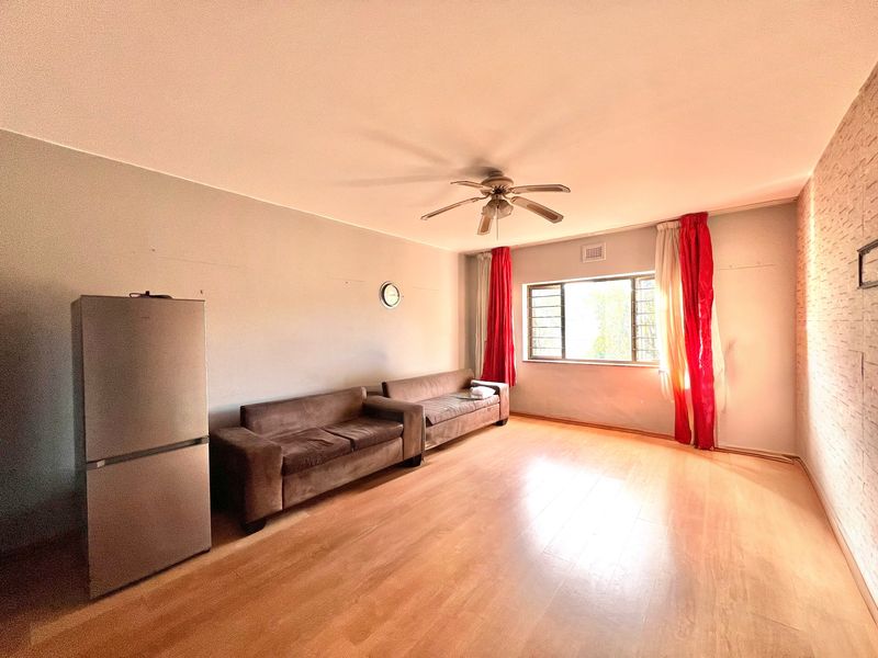 Musgrave Three Bedroom Flat Investment - Photo 2