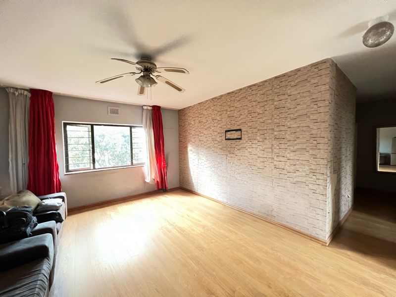 Musgrave Three Bedroom Flat Investment - Photo 6