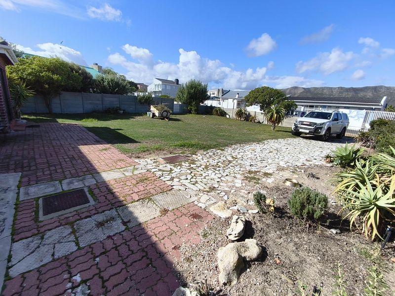 House For Sale In Gansbaai - Photo 3
