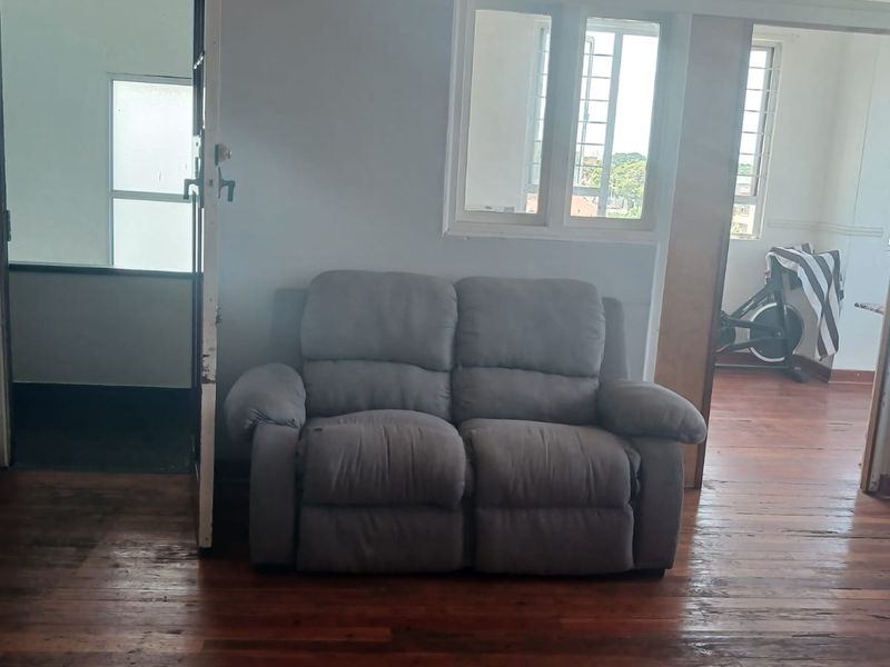 1.5 Bedroom Apartment. - Photo 3