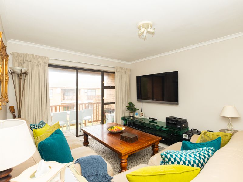 Stunning 2-bedroom apartment for sale in Sonstraal Heights, Durbanville – perfect for modern living - Photo 8