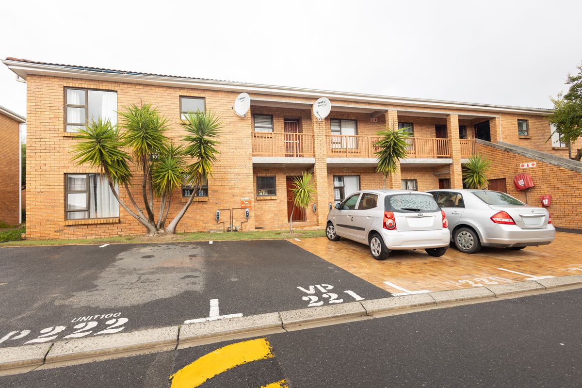 Stunning 2-bedroom apartment for sale in Sonstraal Heights, Durbanville – perfect for modern living - Photo 2