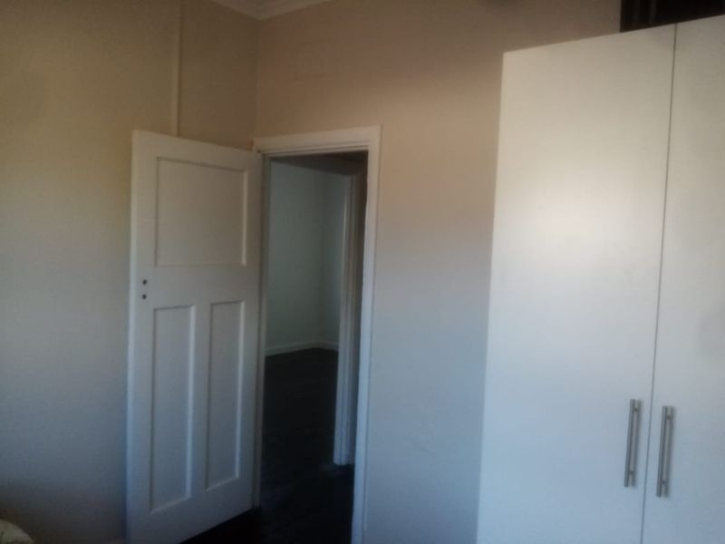 Charming 3-bedroom freestanding home for sale in Ruyterwacht, Goodwood—perfect for family living! - Photo 2