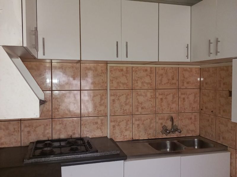 3 Bedroom House for Sale - Photo 3