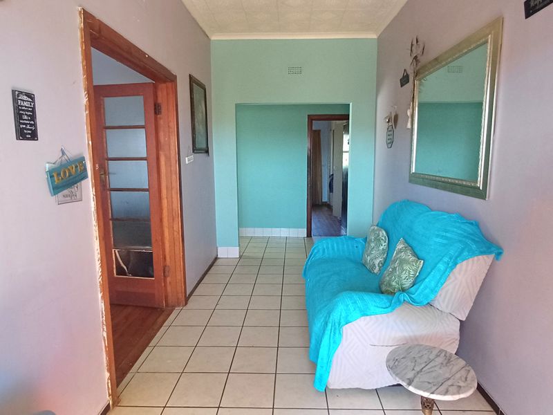 Van Riebeeck Hooge Family Home For Sale. - Photo 6