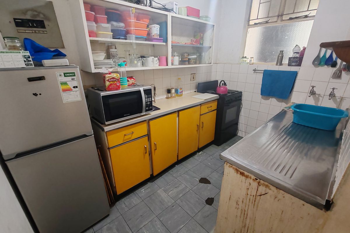1.5 Bedroom Apartment For Sale – Great Potential - Photo 4