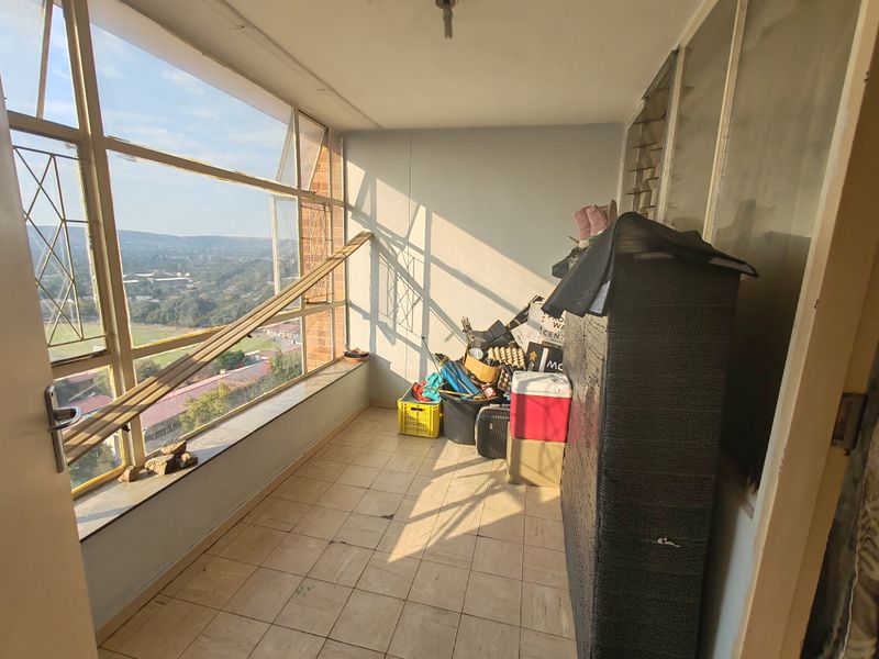 1.5 Bedroom Apartment For Sale – Great Potential - Photo 7